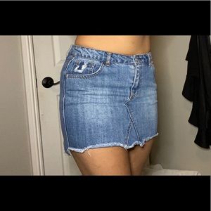 Cute! Denim skirt, only worn once.
